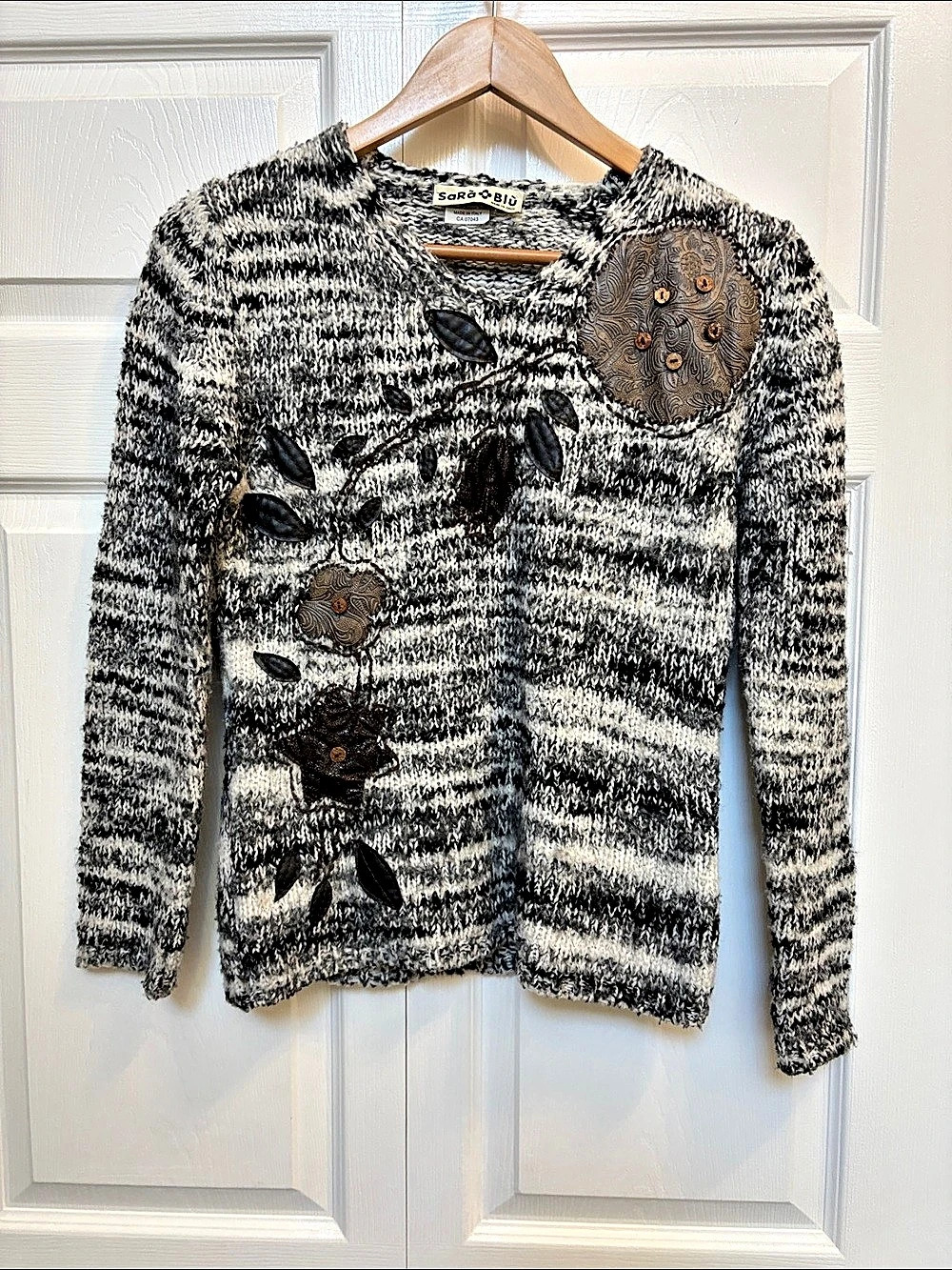 Sara Blu Italian Wool Blend Crewneck Floral Appliqué Made in Italy